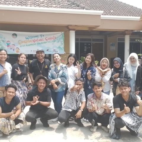 PBI UMBY Rintis Sekolah Alam Berbahasa Inggris di Desa Wisata Bambu Jetis Sleman