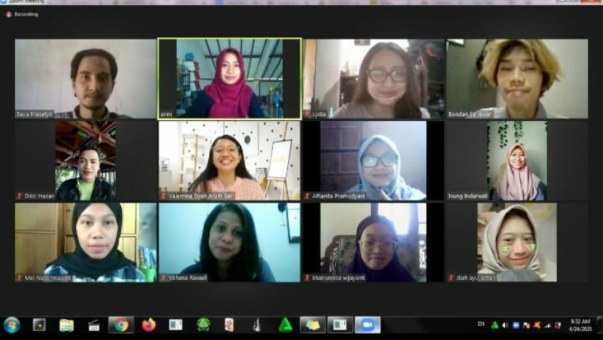 Melalui Zoom Meeting Prodi Pendidikan Bahasa Inggris UMBY Menggelar English PAL Mentor Training